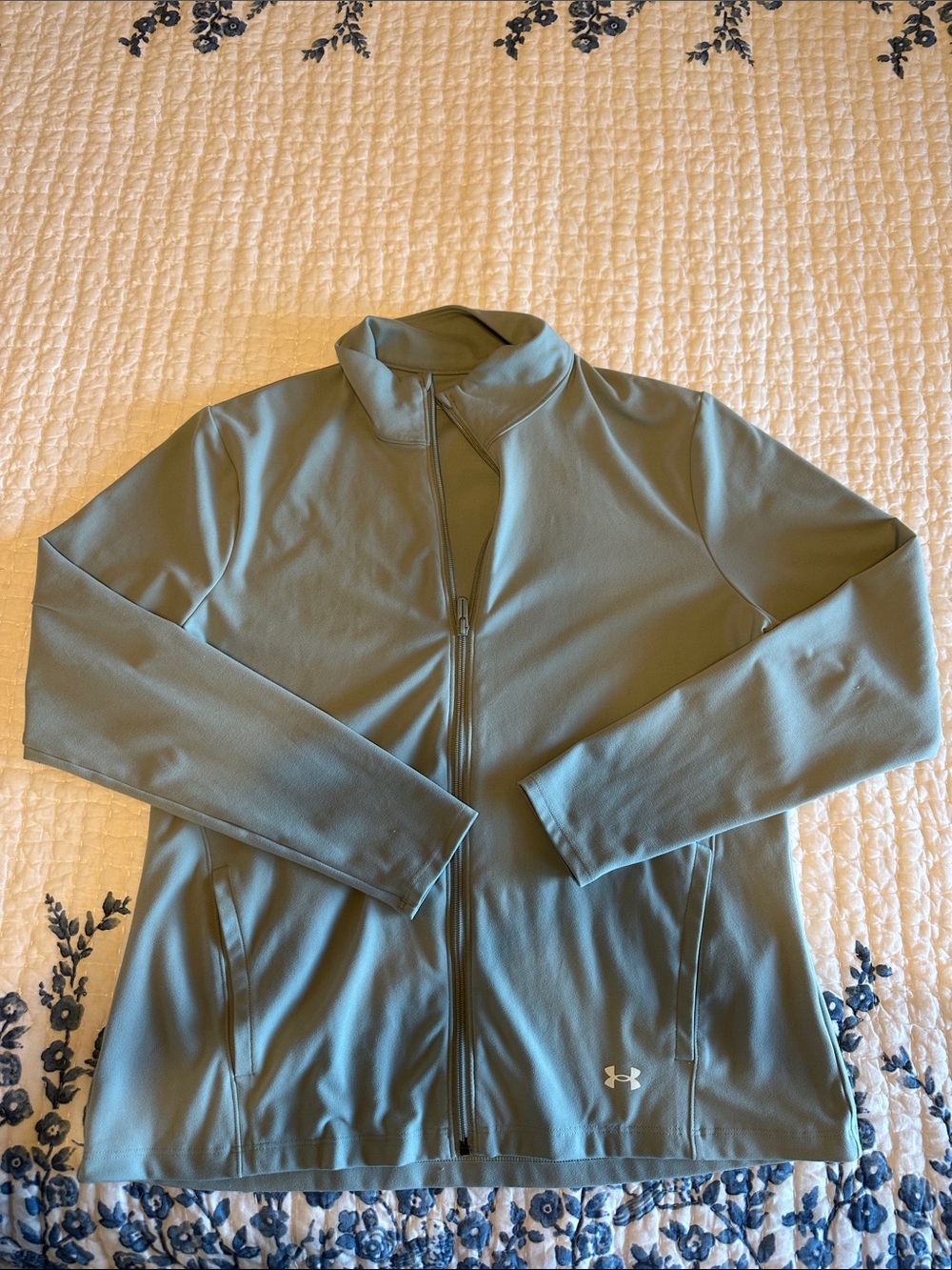 Under Armour Women’s Lightweight Full-Zip Jacket in Sage Green